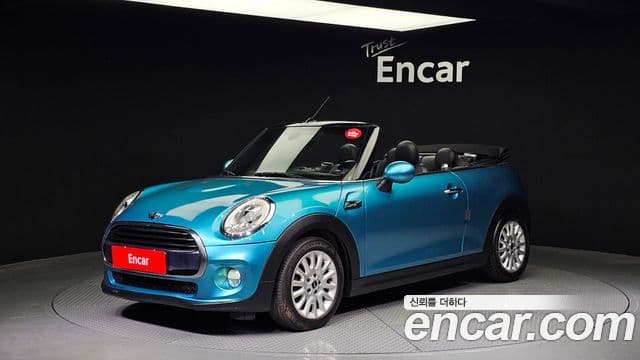 MINI Cooper Convertible 1