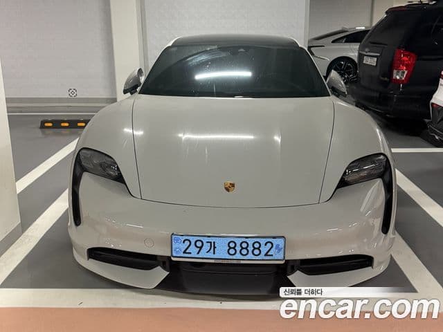 Porsche Taycan 1