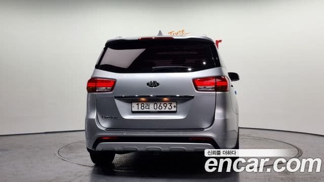 Kia All New Carnival 4