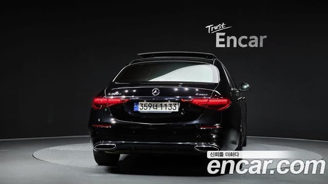 Mercedes-Benz S-Class W223 4
