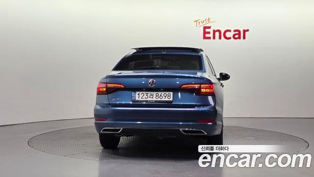 Volkswagen Jetta 7th Gen 4
