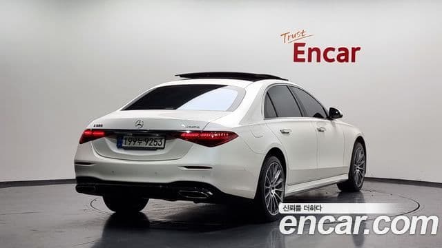 Mercedes-Benz S-Class W223 2