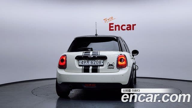 MINI Cooper 4