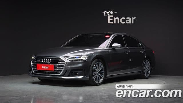Audi A8 (D5)