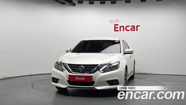 Nissan Altima 3
