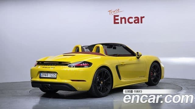 Porsche 718 Boxster 2