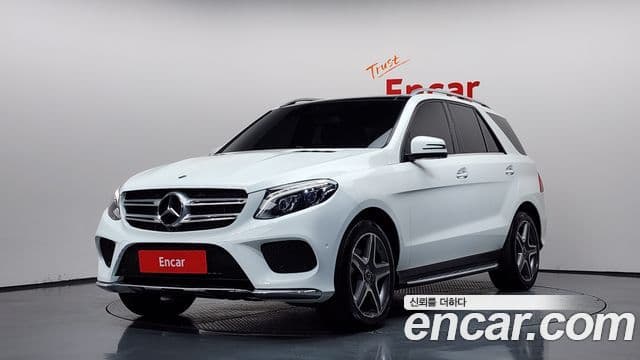 Mercedes-Benz GLE-Class W166 1