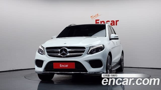 Mercedes-Benz GLE-Class W166 3