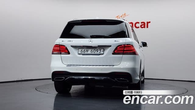 Mercedes-Benz GLE-Class W166 4