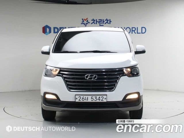 Hyundai The New Grand Starex 3
