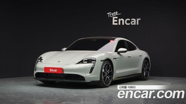 Porsche Taycan 1