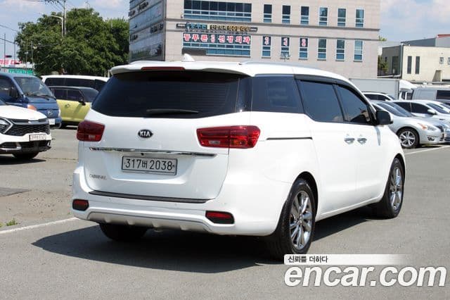 Kia The New Carnival 4