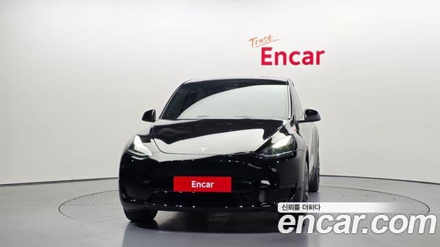 Tesla Model Y 3