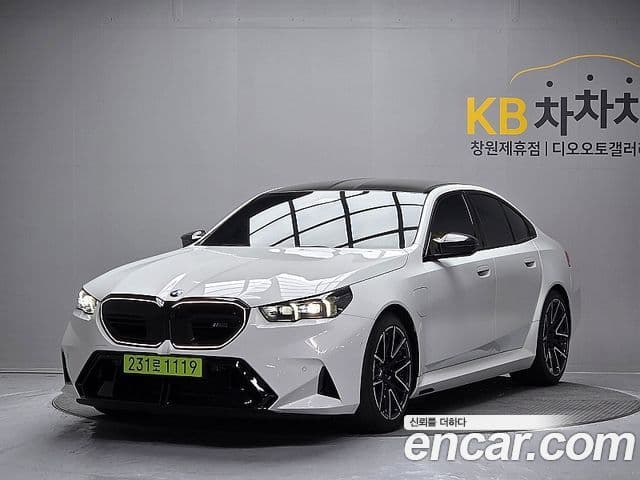 BMW M5 (G90)