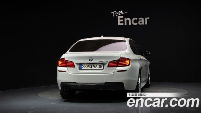 BMW 5 Series (F10) 4