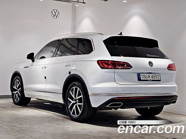 Volkswagen Touareg 3rd Gen 2