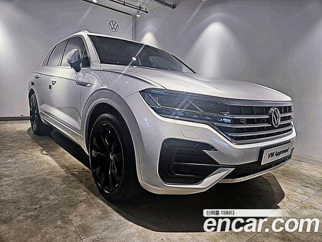 Volkswagen Touareg 3rd Gen 1