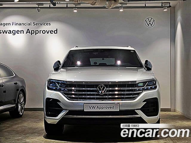 Volkswagen Touareg 3rd Gen 3