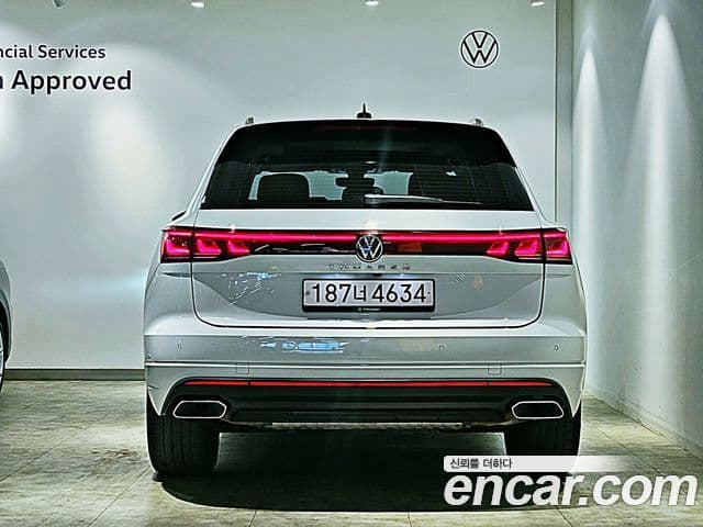 Volkswagen Touareg 3rd Gen 4