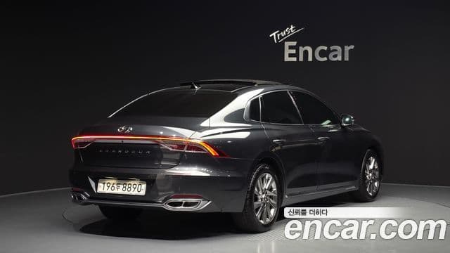 Hyundai The New Grandeur IG Hybrid 2