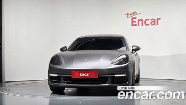Porsche Panamera (971) 3