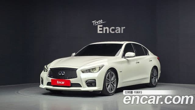 Infiniti Q50 1