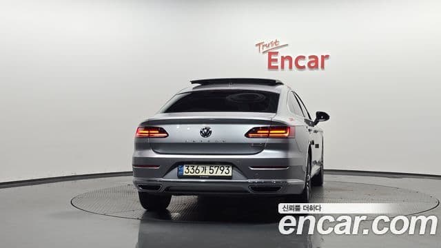 Volkswagen Arteon 4