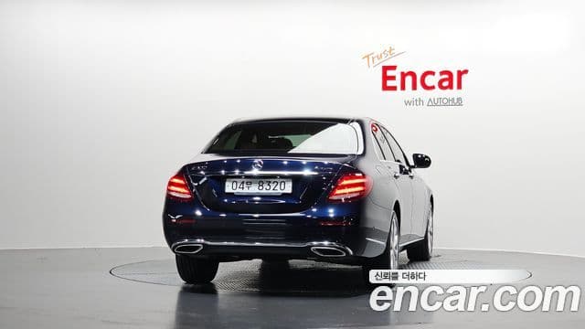 Mercedes-Benz E-Class W213 4