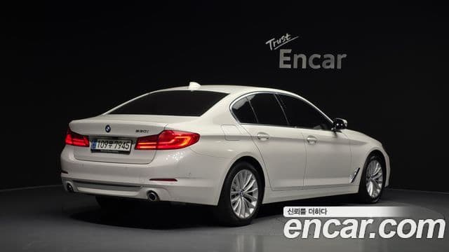 BMW 5 Series (G30) 2