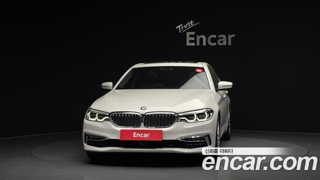 BMW 5 Series (G30) 3