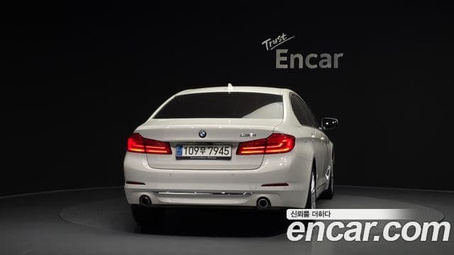 BMW 5 Series (G30) 4