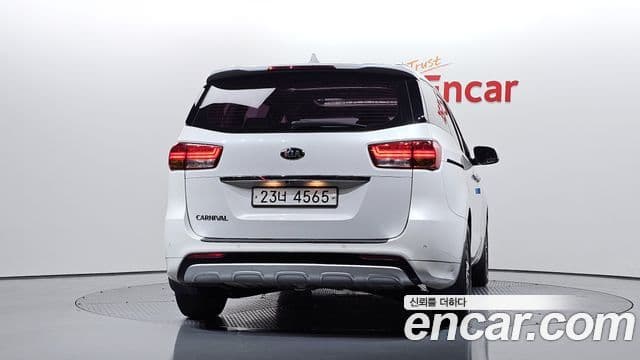 Kia All New Carnival 4