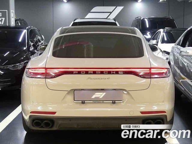 Porsche Panamera (971) 2