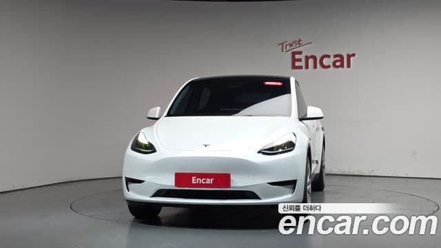 Tesla Model Y 3