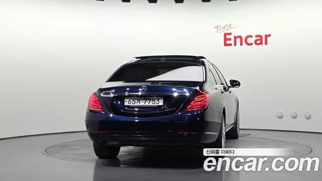Mercedes-Benz S-Class W222 4