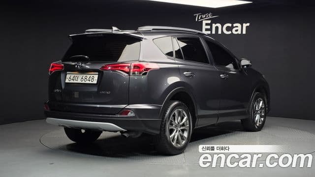 Toyota RAV4 2