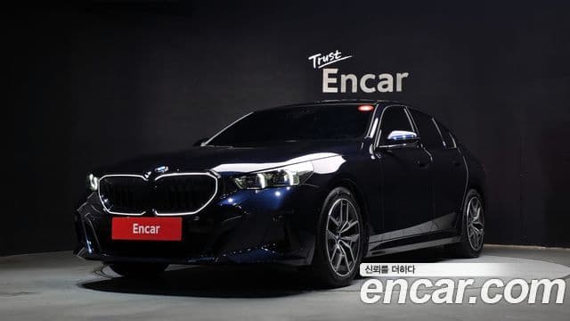 BMW 5 Series (G60)