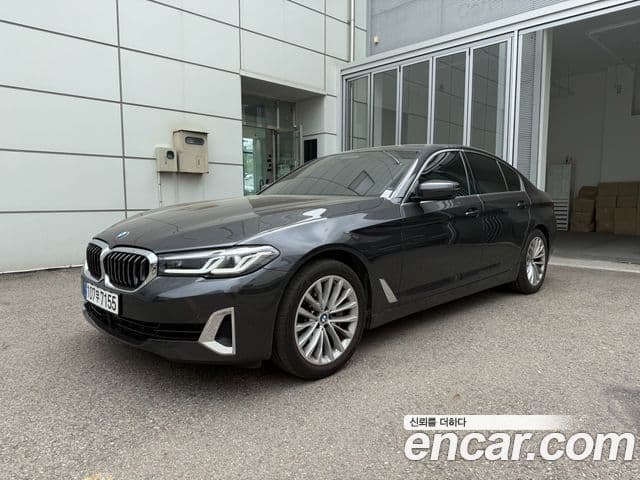 BMW 5 Series (G30)