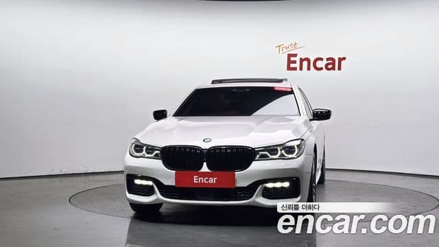 BMW 7 Series (G11) 3