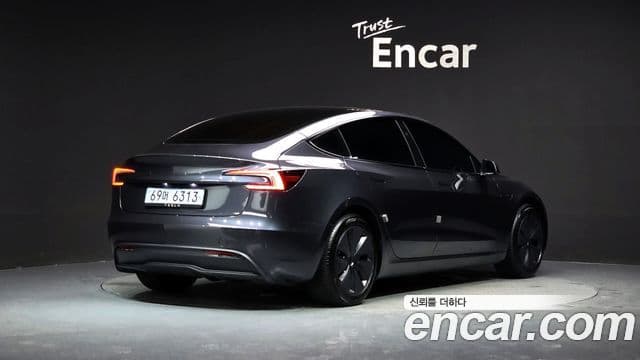 Tesla Model 3 2
