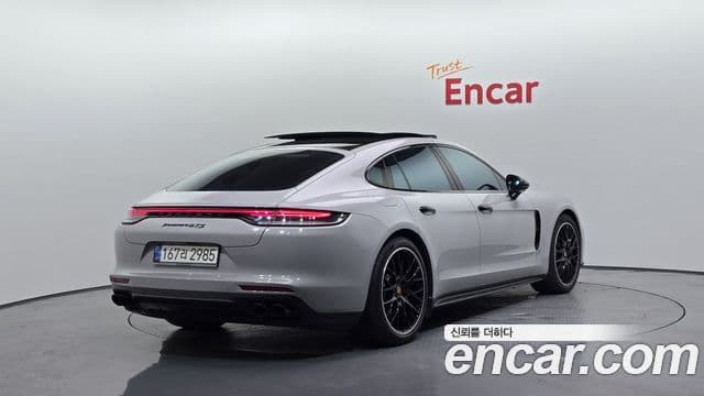 Porsche Panamera (971) 2