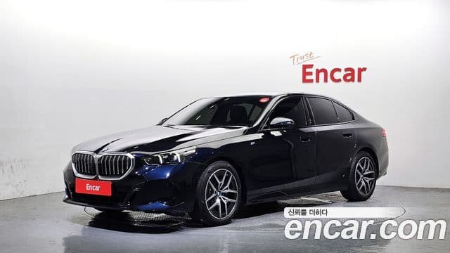 BMW 5 Series (G60)