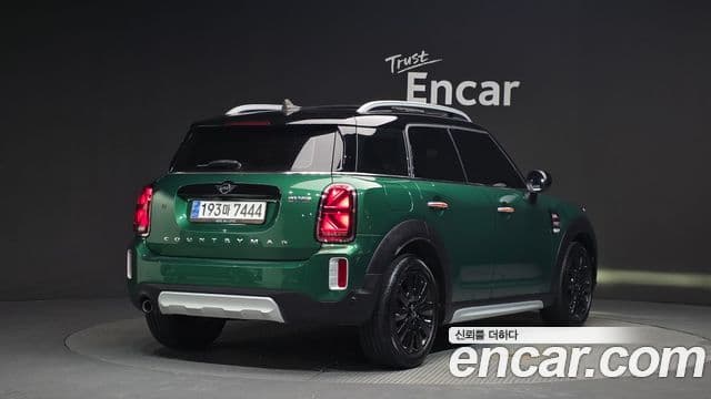 MINI Cooper Countryman 2
