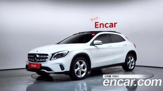 Mercedes-Benz GLA-Class X156