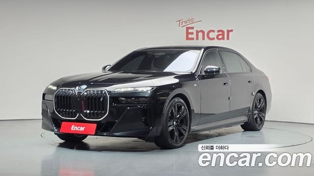 BMW i7 (G70)