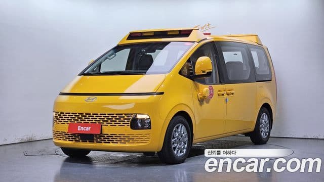 Hyundai Staria 1