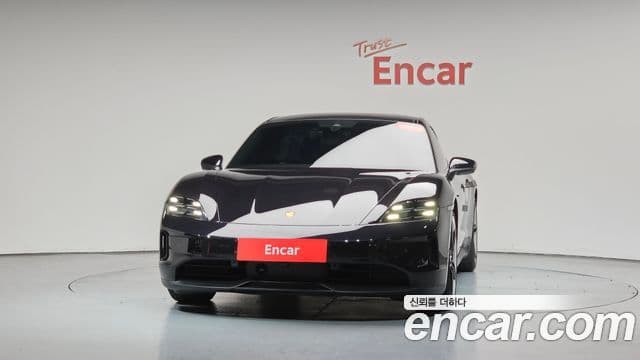 Porsche Taycan 3
