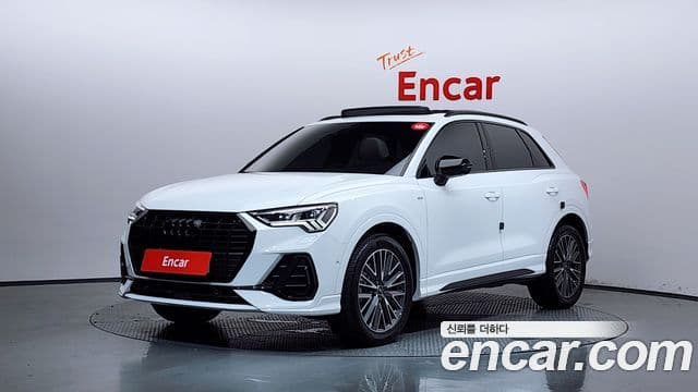 Audi Q3 (F3)