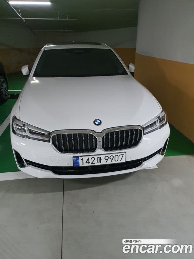 BMW 5 Series (G30)