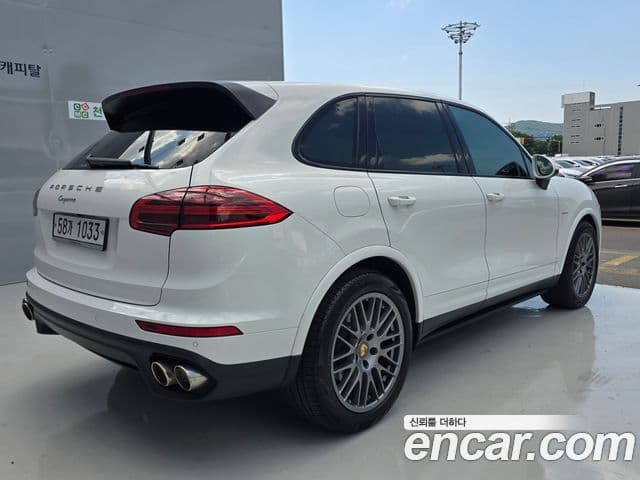 Porsche New Cayenne 4